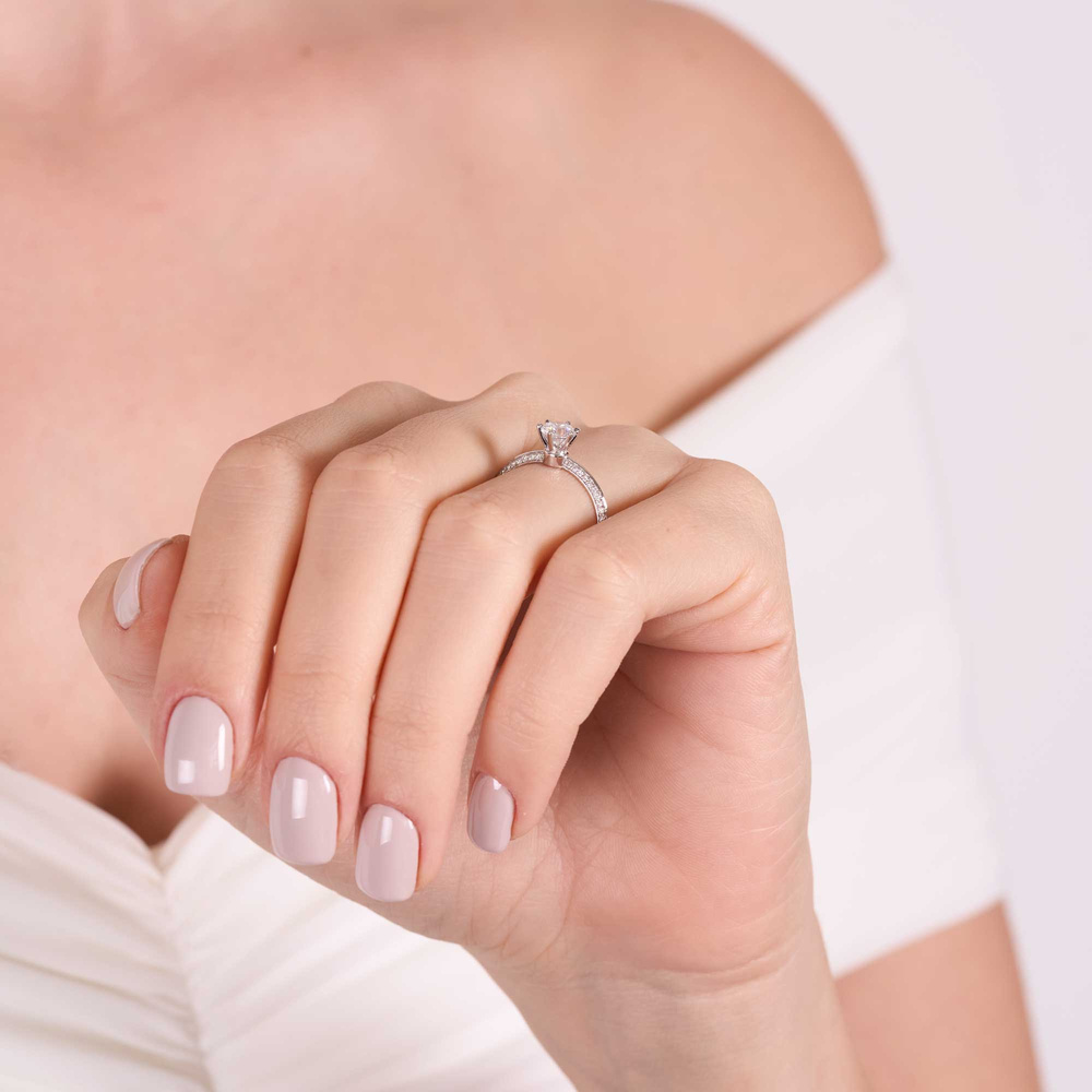 0.66 ct D - VS Pırlanta Yan Taşlı 6 Tırnak Tektaş Yüzük | GIA