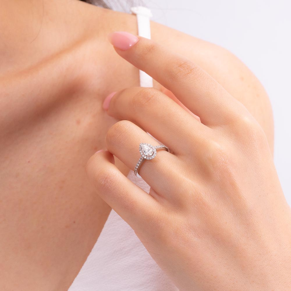0.82 Karat E Renk Damla Pırlanta Tektaş Yüzük