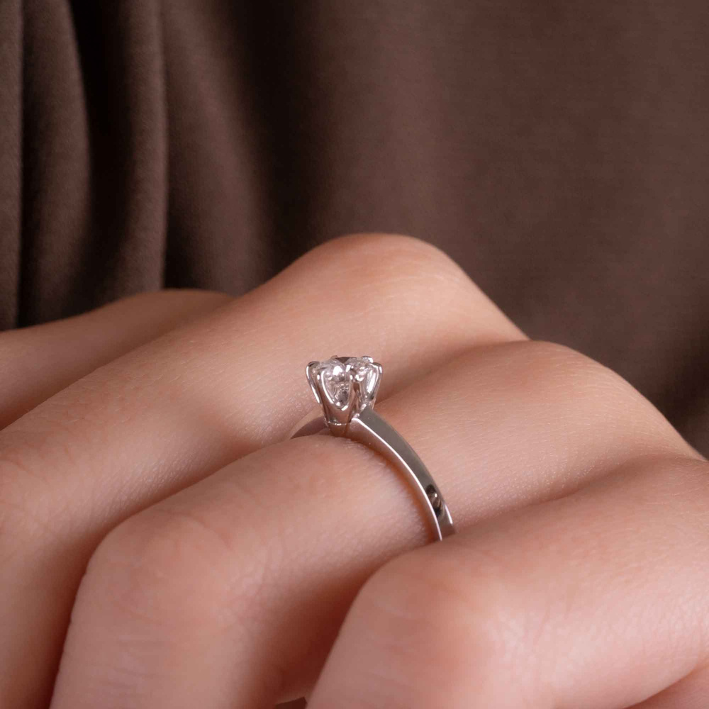 0.30 Karat Pırlanta 6 Tırnak Tektaş Yüzük | E Renk | HRD