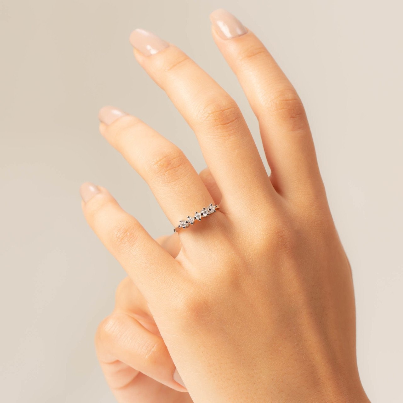 0.25 Karat Pırlanta Beştaş Yüzük hover