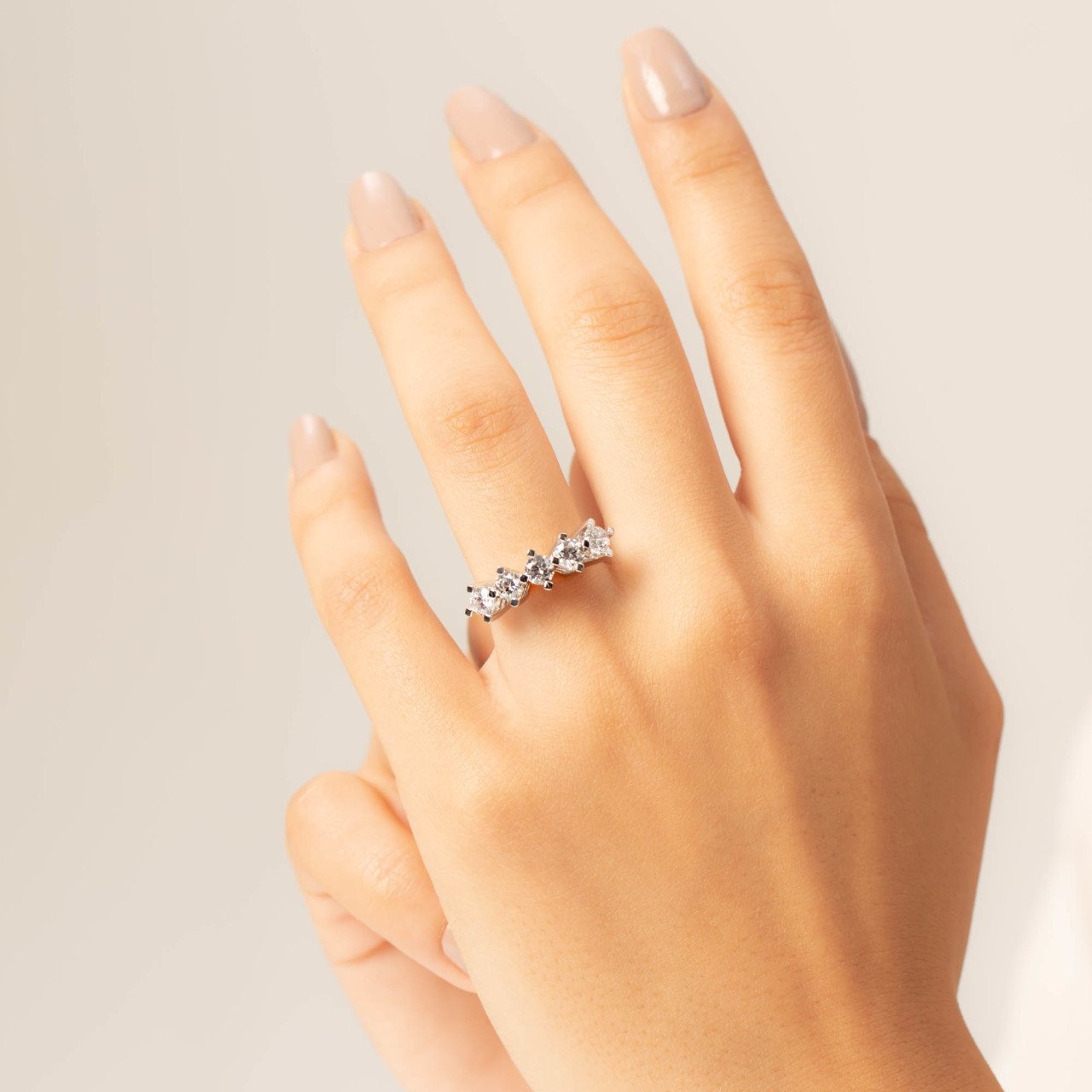 1.50 Karat Pırlanta Çapraz Beştaş Yüzük | D Renk | GIA hover