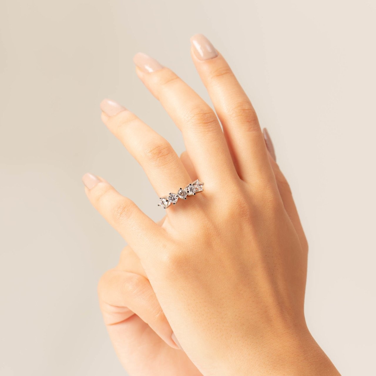 1.50 Karat Pırlanta Kare Tırnak Beştaş Yüzük | D Renk | GIA hover