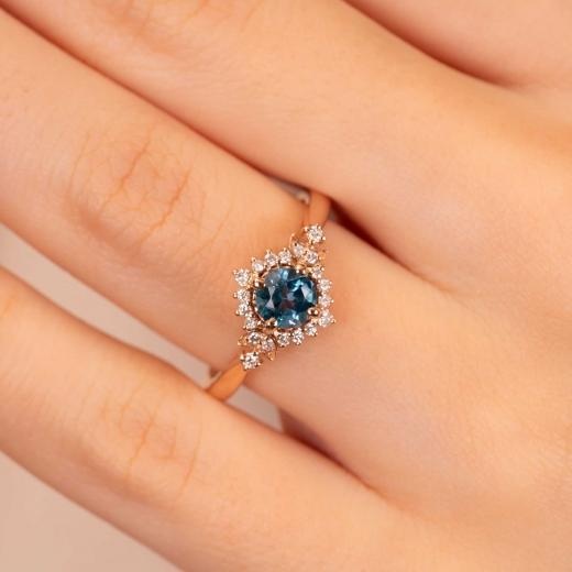 London Blue Topaz ve Pırlanta Vintage Yüzük hover